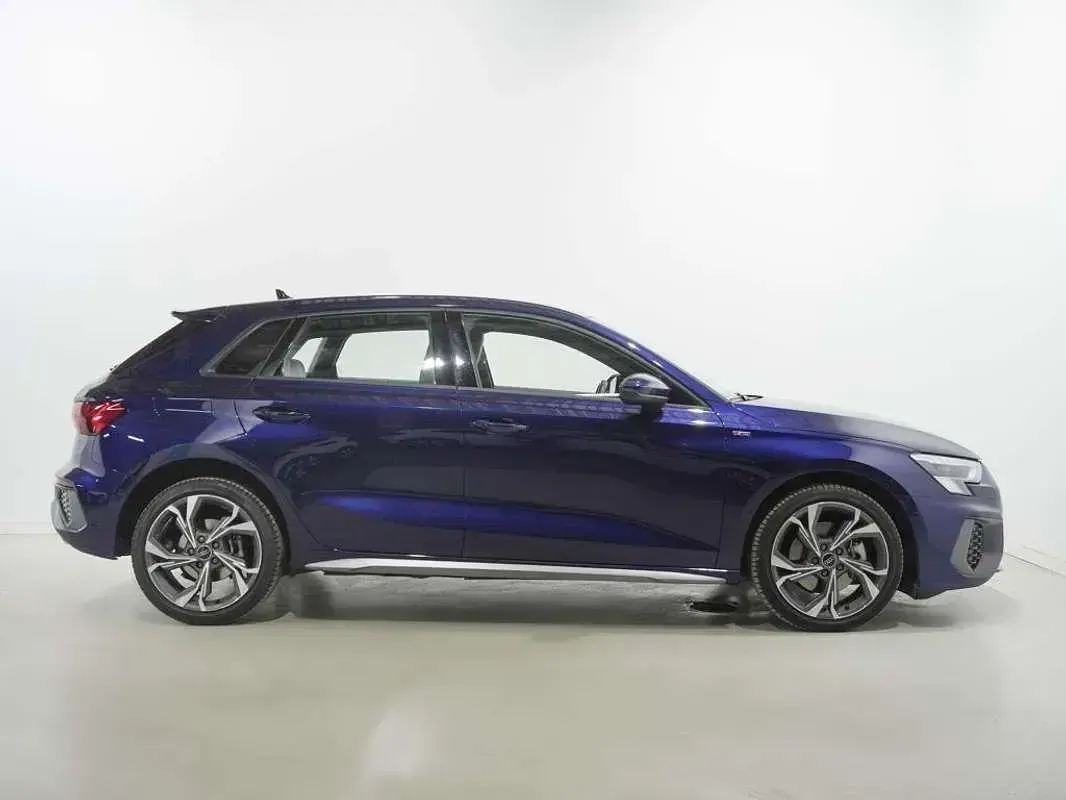Usado Audi A3 Sportback e-tron 204 CV (150 kW) 2024 Azul Utilitario
