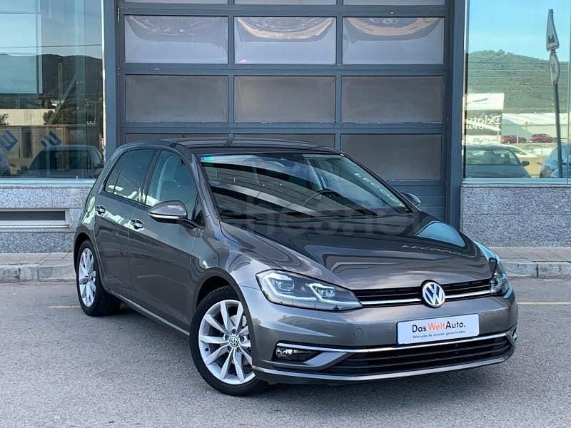 Usado VW Golf VII Advance 125 CV (91 kW) 2017 Gris / plata Berlina