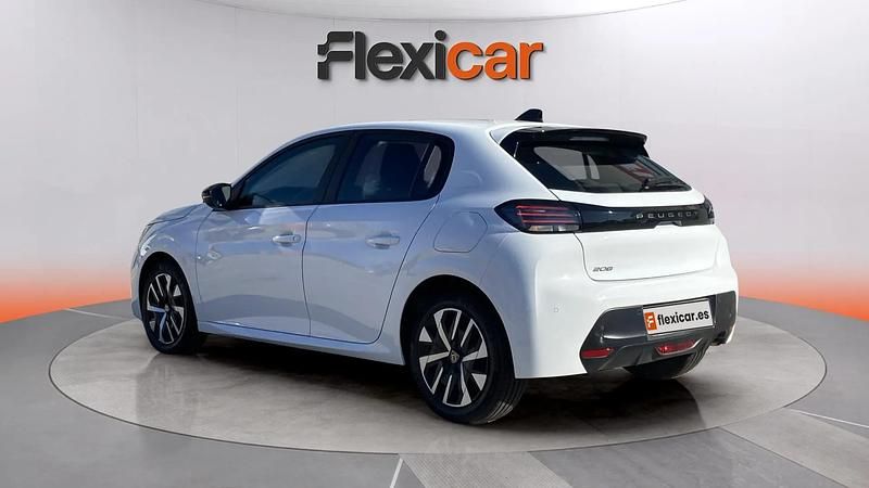 Usado Peugeot 208 Active 102 CV (75 kW) 2024 Blanco Utilitario