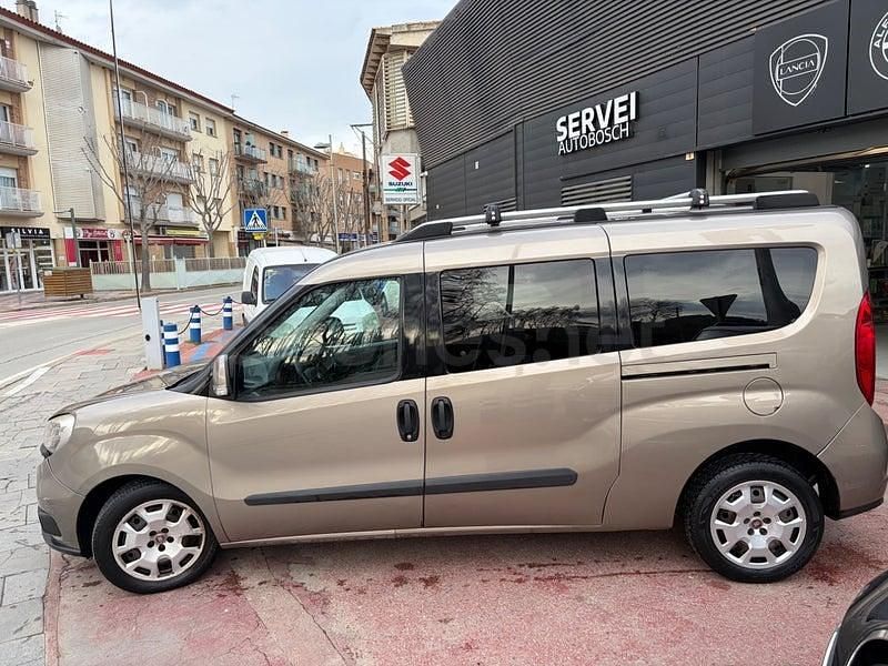 Usado Fiat Doblò Lounge 120 CV (88 kW) 2017 Marrón Monovolumen