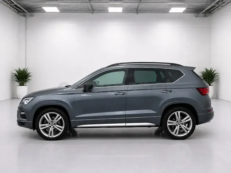 Usado Seat Ateca 4Drive 150 CV (110 kW) 2017 Gris / plata SUV