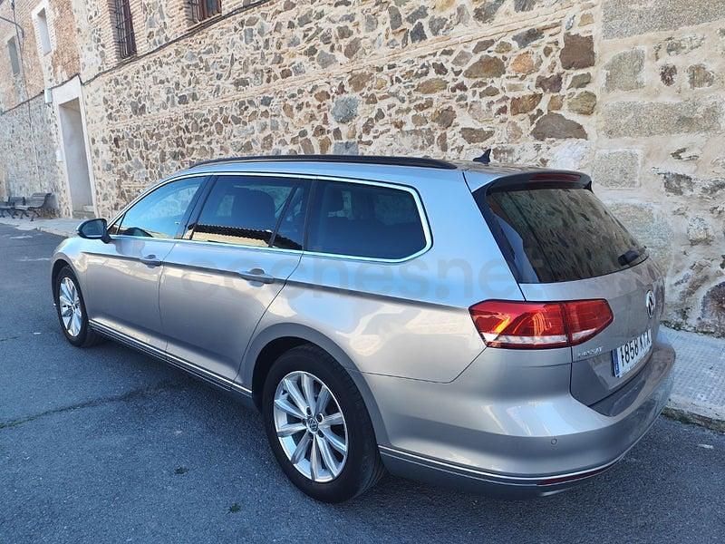 Usado VW Passat Advance 150 CV (110 kW) 2019 Gris / plata Familiar