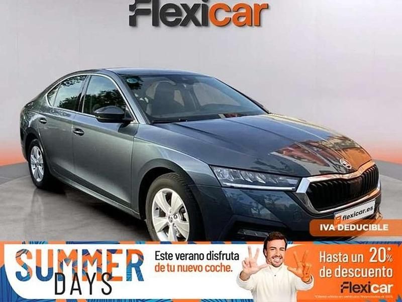 Gris Usado 2021 Skoda Octavia Ambition Berlina | 14.990 € - Imagen 1/4