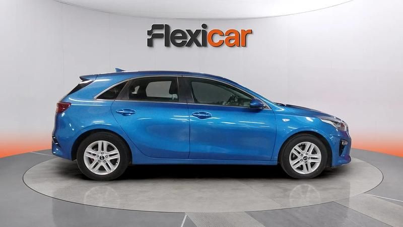 Usado Kia Ceed 120 CV (88 kW) 2021 Azul Utilitario