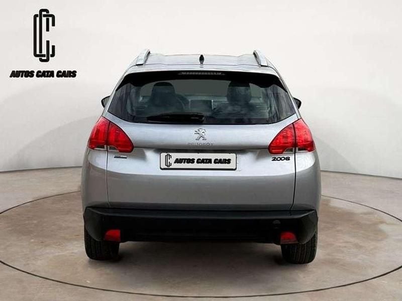 Usado Peugeot 2008 Access 82 CV (60 kW) 2015 Gris SUV
