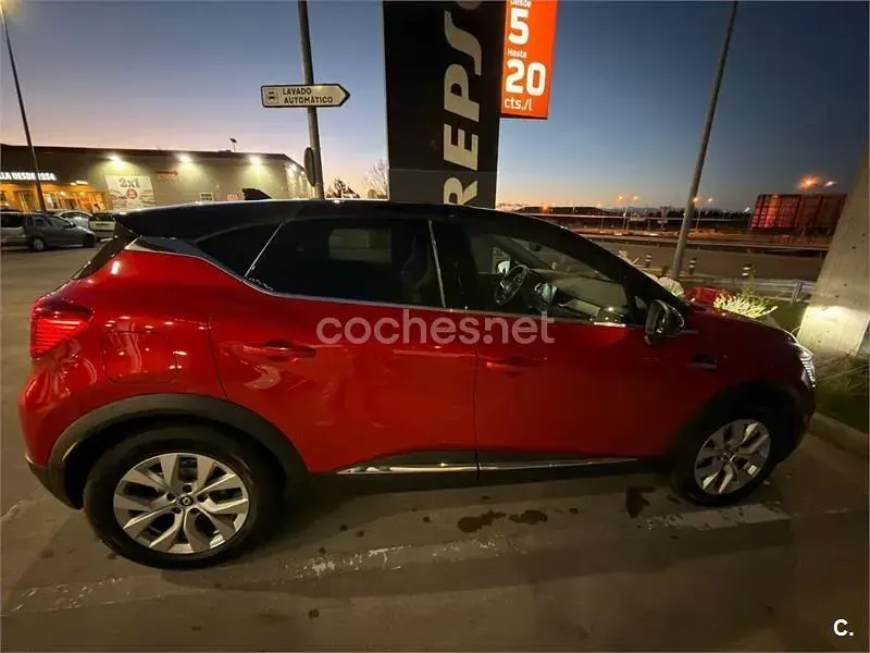 Usado Renault Captur Techno 140 CV (102 kW) 2021 Rojo SUV