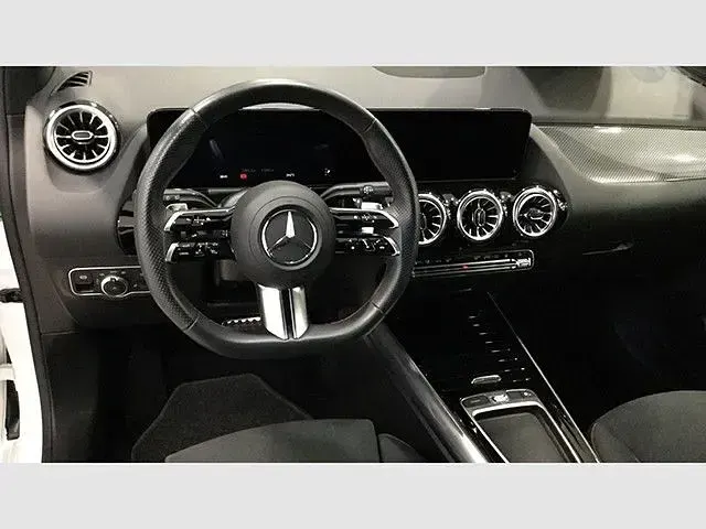 Usado Mercedes B250e 218 CV (160 kW) 2025 Gris montaña Utilitario