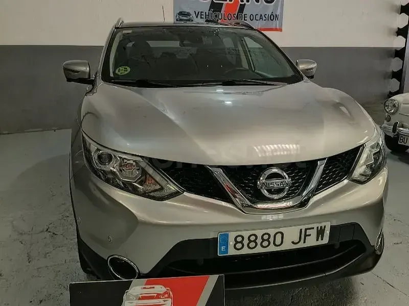 Usado Nissan Qashqai Tekna 130 CV (95 kW) 2016 Gris / plata SUV