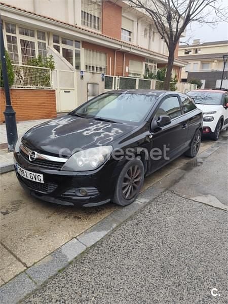 Usado Opel Astra GTC 110 CV (80 kW) 2010 Negro Berlina