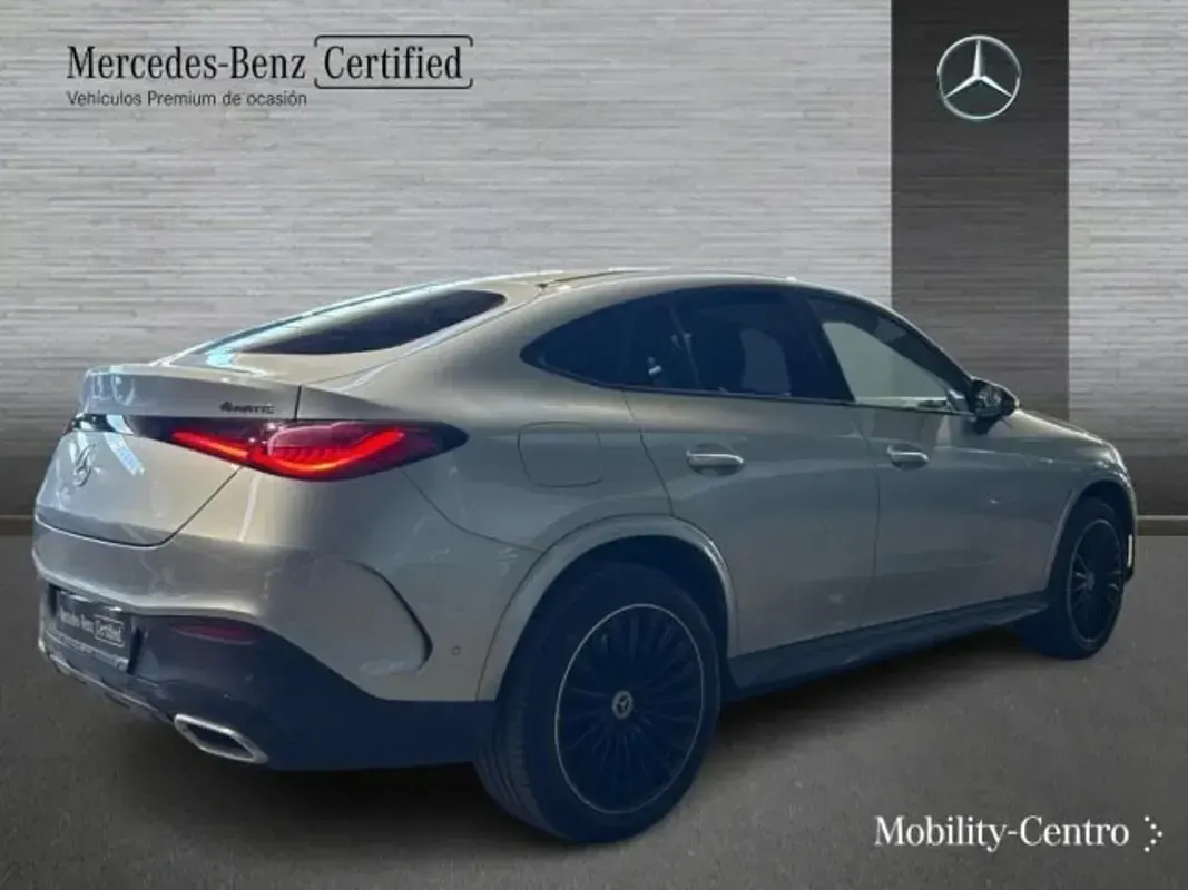 Usado Mercedes GLC300e AMG line 197 CV (144 kW) 2025 Hightechsilber metallic SUV