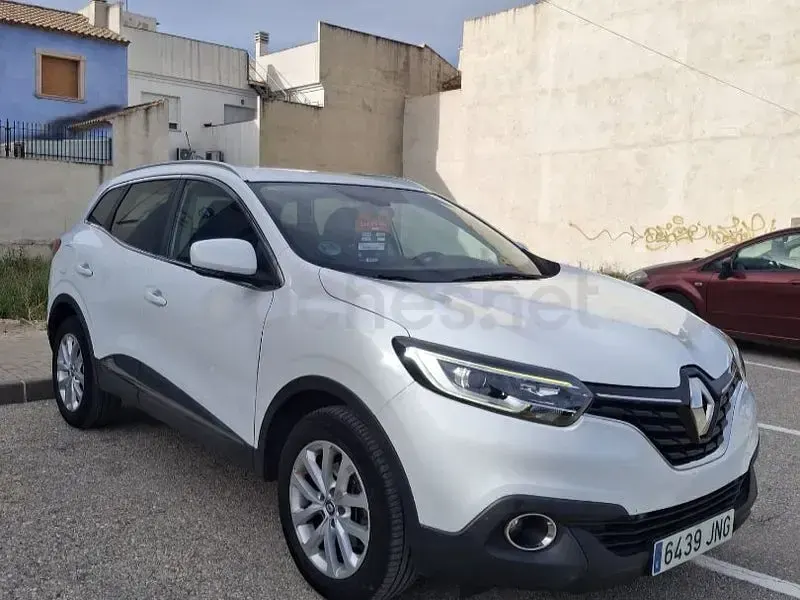 Usado Renault Kadjar Zen 130 CV (95 kW) 2016 Blanco SUV