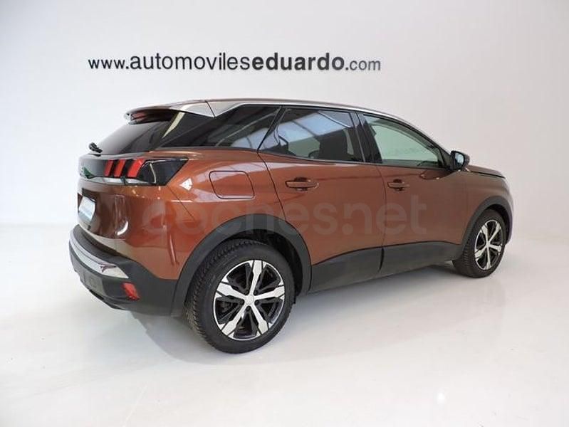 Usado Peugeot 3008 Active 130 CV (95 kW) 2019 Marrón SUV