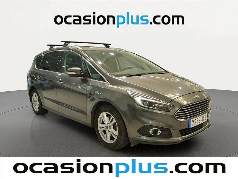 Usado Ford S-MAX Titanium 150 CV (110 kW) 2017 Gris Monovolumen