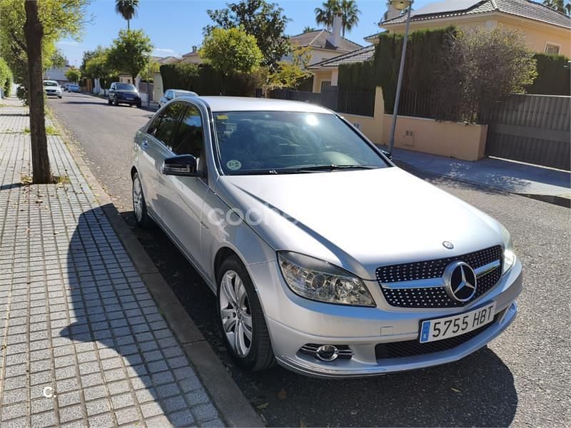 Usado Mercedes C220 Avantgarde 170 CV (125 kW) 2011 Gris / plata Berlina