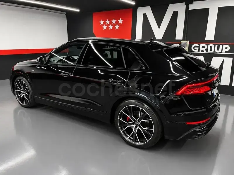 Usado Audi Q8 381 CV (280 kW) 2022 Negro SUV