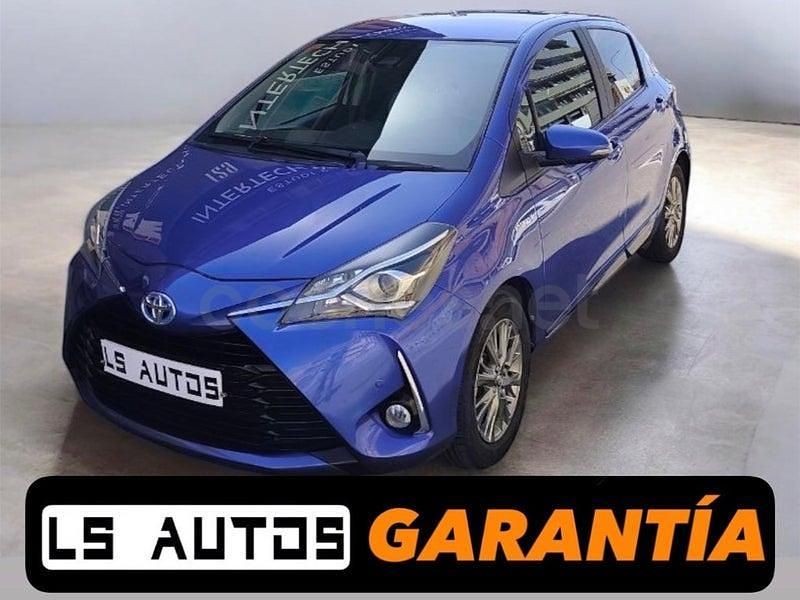 Usado Toyota Yaris Hybrid Advance 100 CV (73 kW) 2017 Azul Berlina