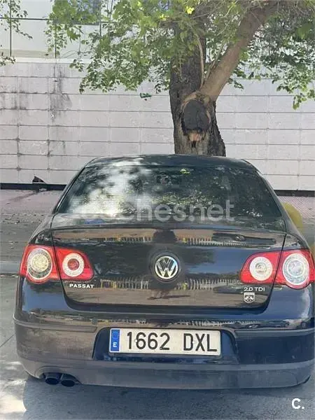 Usado VW Passat Trendline 140 CV (102 kW) 2006 Negro Berlina