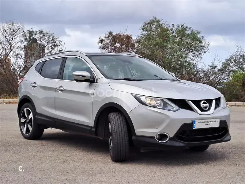 Usado Nissan Qashqai N-Connecta 115 CV (84 kW) 2017 Gris / plata SUV