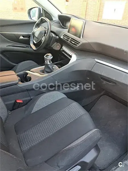 Usado Peugeot 3008 Active 130 CV (95 kW) 2019 Blanco SUV