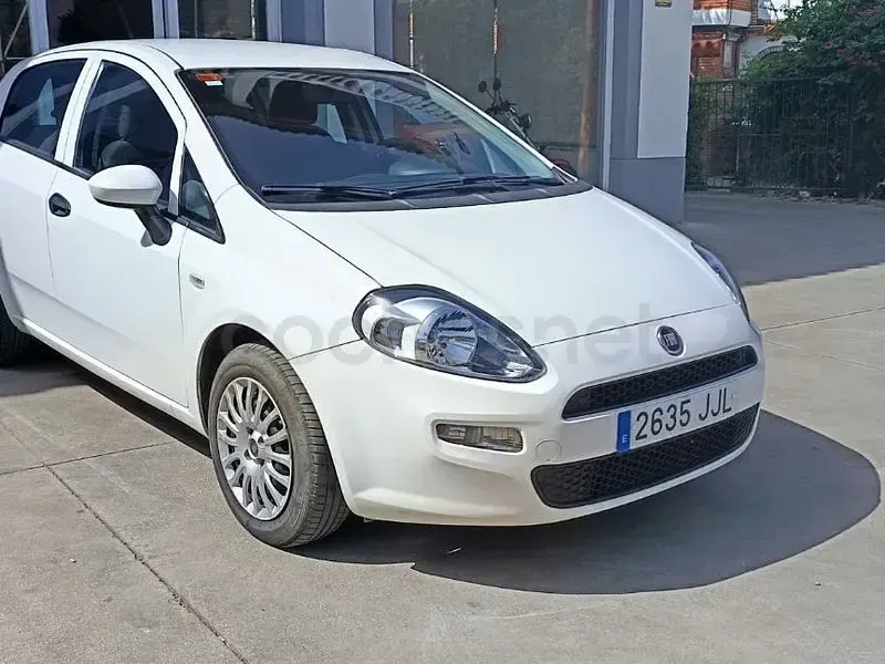 Usado Fiat Punto Easy 75 CV (55 kW) 2015 Blanco Utilitario