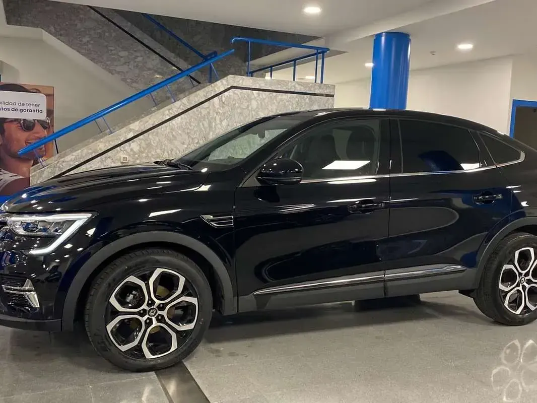 Usado Renault Arkana Techno 140 CV (102 kW) 2023 Negro SUV