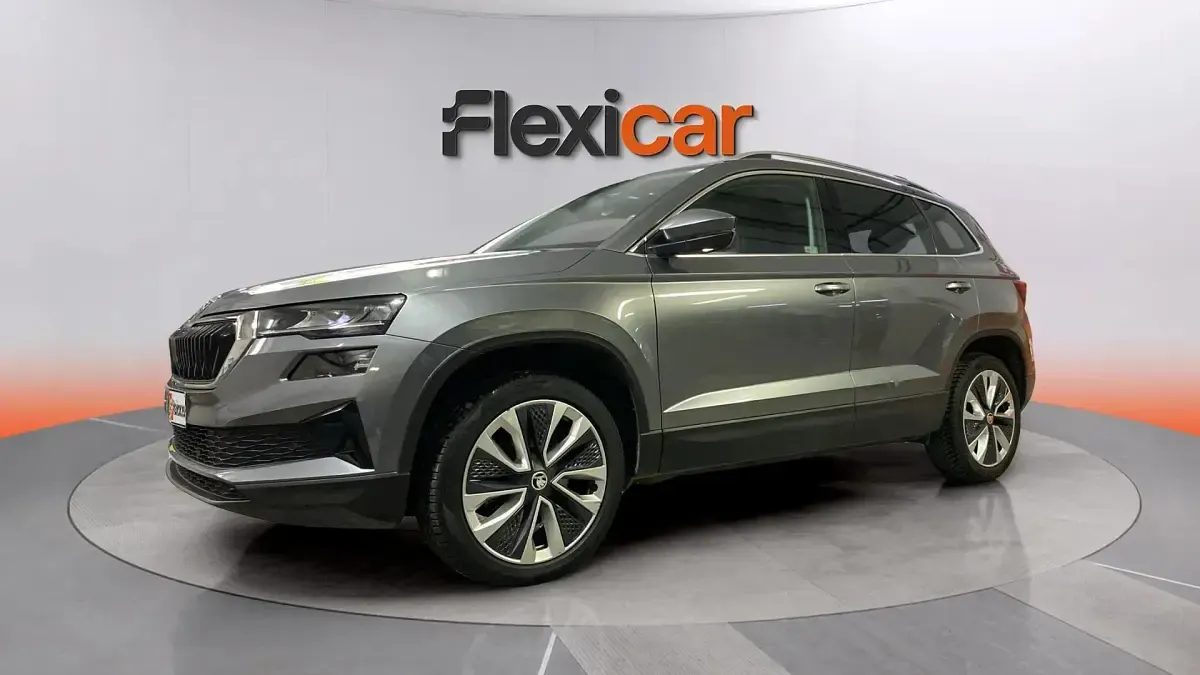 Usado Skoda Karoq 150 CV (110 kW) 2024 Gris SUV