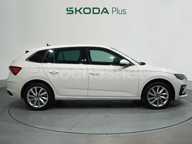 Nuevo Skoda Scala Selection 115 CV (84 kW) 2025 Blanco Utilitario
