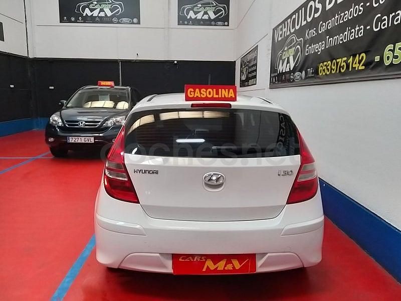 Usado Hyundai i30 Comfort 109 CV (80 kW) 2012 Blanco Berlina