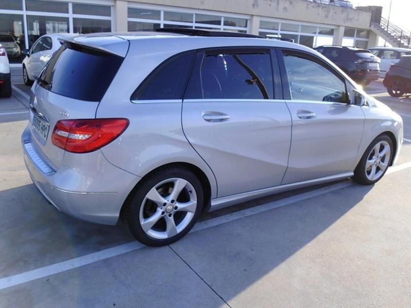 Plateado Usado 2013 Mercedes B180 Monovolumen | 12.975 € (Buen precio) - Imagen 1/4
