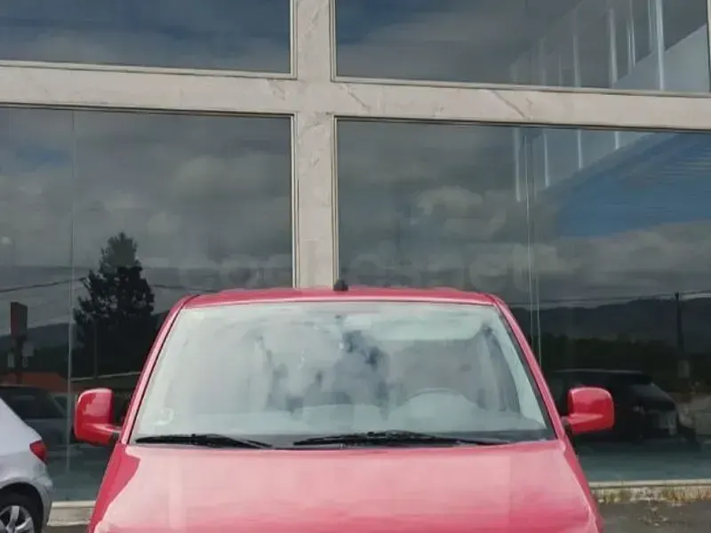 Usado VW Multivan Comfortline 174 CV (127 kW) 2008 Rojo Monovolumen
