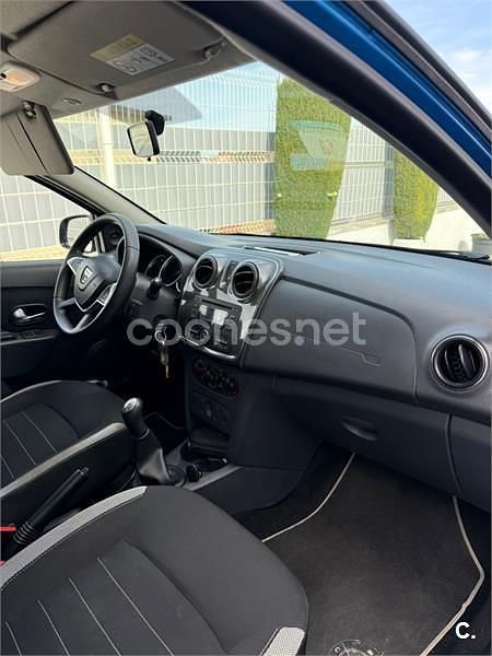 Usado Dacia Sandero Stepway 90 CV (66 kW) 2017 Azul Berlina