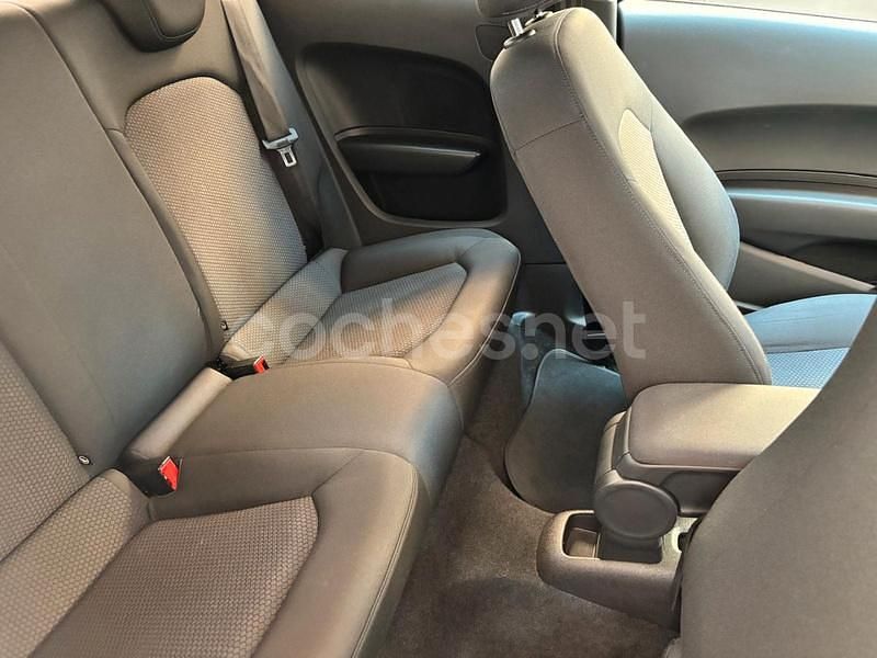 Usado Audi A1 90 CV (66 kW) 2016 Azul Utilitario