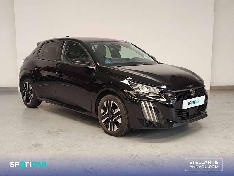 Usado Peugeot 208 Allure 101 CV (74 kW) 2025 Negro Utilitario