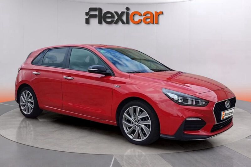 Rojo Usado 2019 Hyundai i30 N Line Berlina | 14.490 € (Un poco caro) - Imagen 1/4