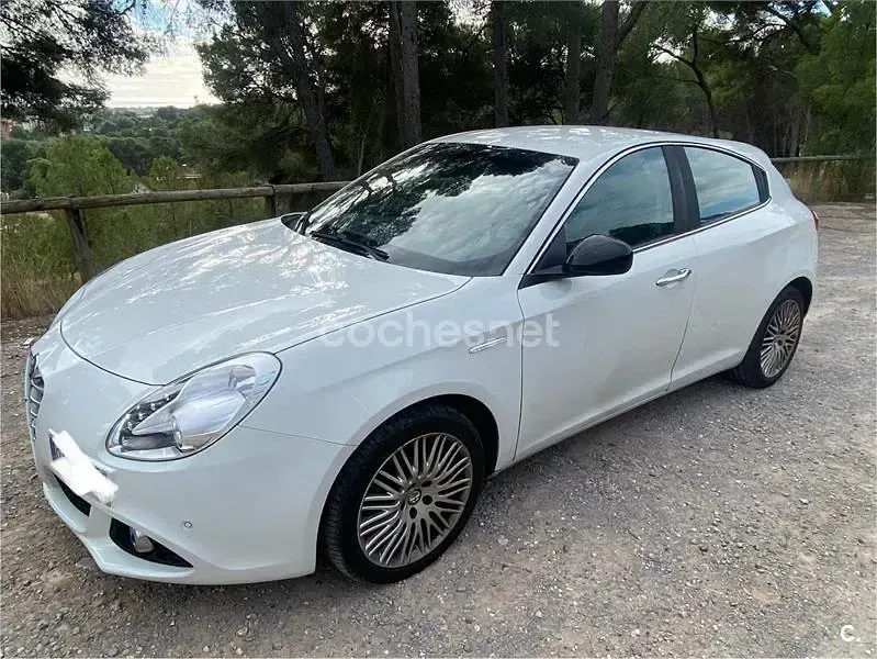 Usado Alfa Romeo Giulietta 120 CV (88 kW) 2016 Blanco Utilitario