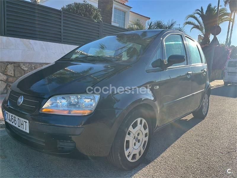 Negro Usado 2005 Fiat Idea Active Monovolumen | 1990 € - Imagen 1/4