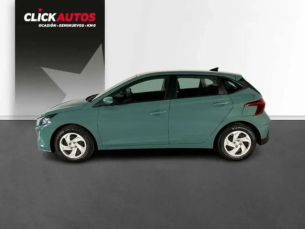Usado Hyundai i20 80 CV (58 kW) 2024 Verde Utilitario