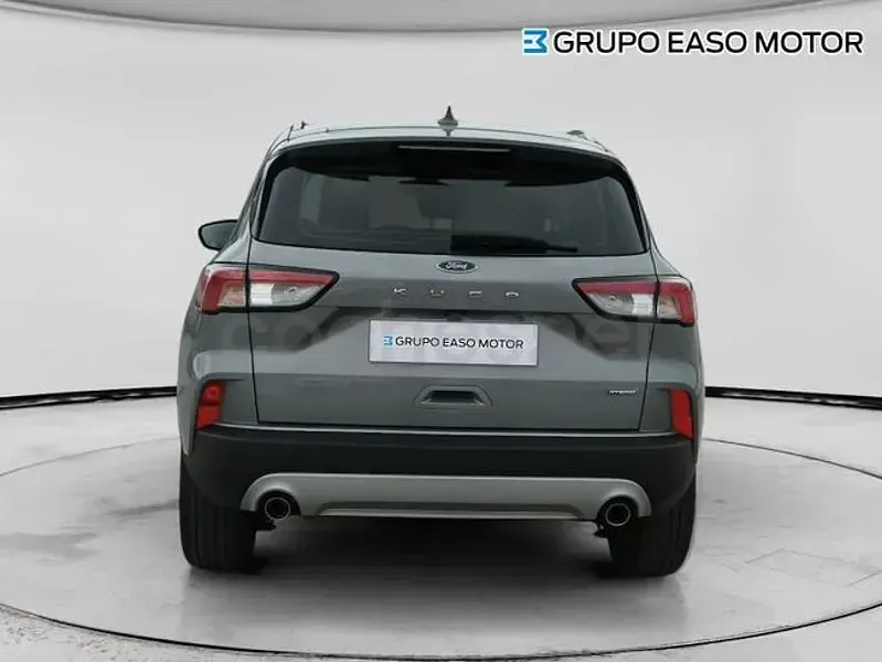 Usado Ford Kuga Titanium 190 CV (139 kW) 2022 Gris / plata SUV