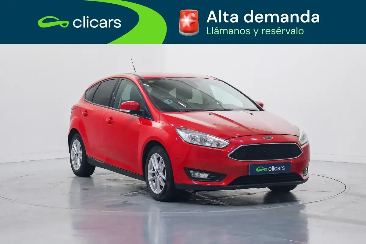 Usado Ford Focus Trend+ 125 CV (91 kW) 2018 Rojo Berlina