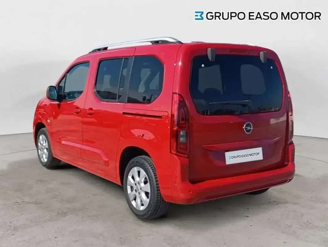 Usado Opel Combo Life Innovation 102 CV (75 kW) 2019 Rojo Monovolumen