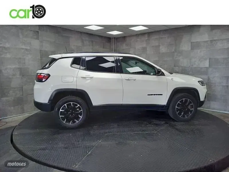 Usado Jeep Compass Trailhawk 240 CV (176 kW) 2022 Blanco SUV