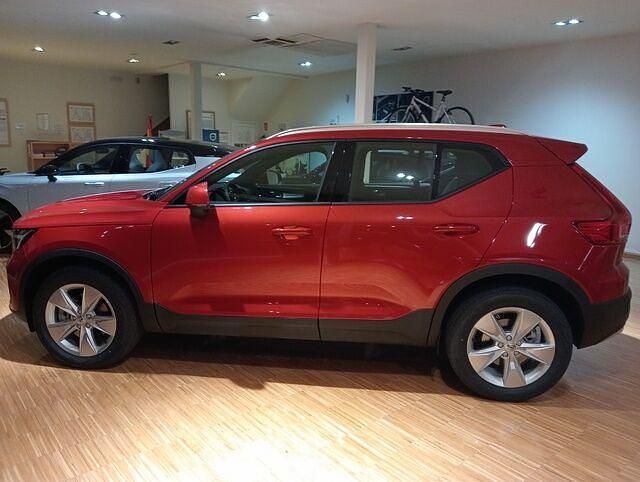 Usado Volvo XC40 Plus 163 CV (119 kW) 2024 Rojo SUV