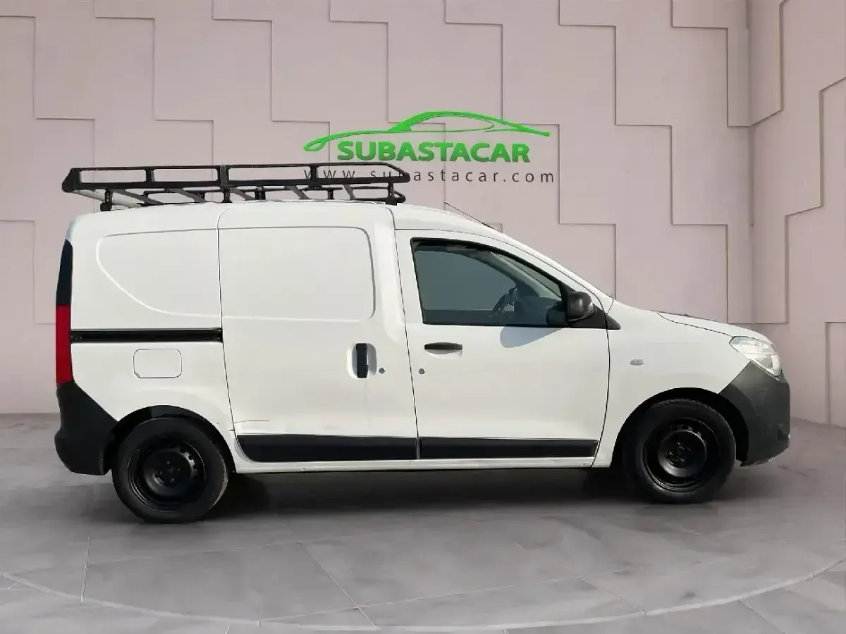 Usado Dacia Dokker Essentiel 75 CV (55 kW) 2019 Blanco Monovolumen