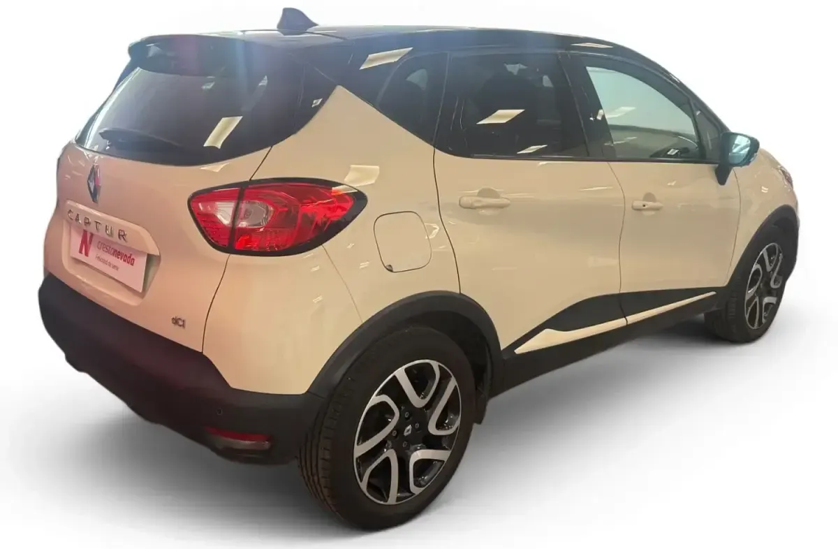 Usado Renault Captur Zen 90 CV (66 kW) 2014 Beige SUV