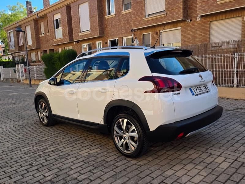Usado Peugeot 2008 Allure 110 CV (80 kW) 2017 Blanco SUV