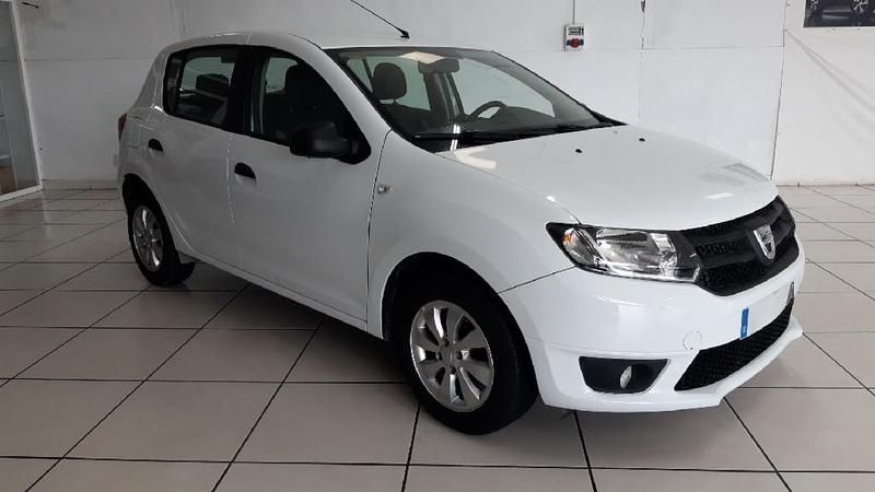 Usado Dacia Sandero Ambiance 75 CV (55 kW) 2016 Blanco Berlina