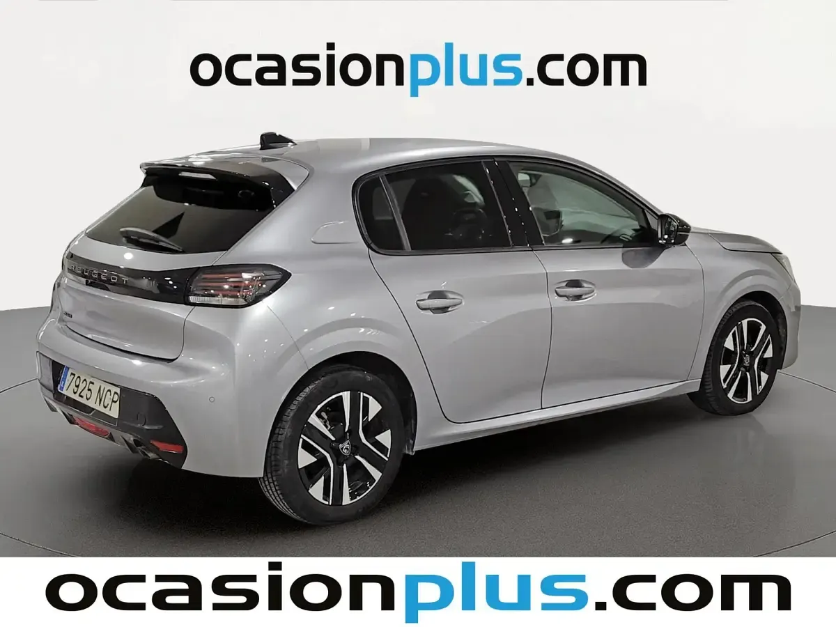 Usado Peugeot 208 Allure 102 CV (75 kW) 2025 Gris Utilitario