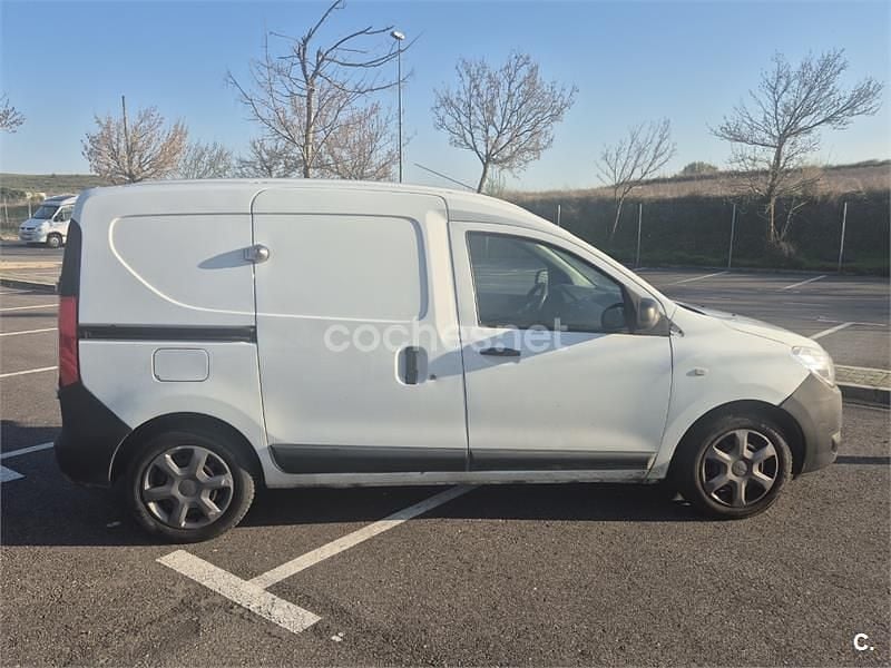 Usado Dacia Dokker Ambiance 75 CV (55 kW) 2017 Blanco Monovolumen