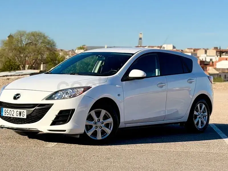 Käytetty Mazda 3 Active 105 HP (77 kW) 2010 Valkoinen Sedan