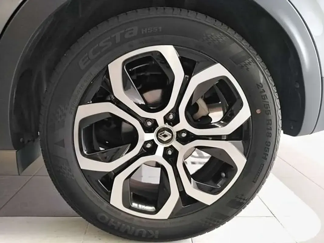 Usado Renault Arkana Zen 145 CV (106 kW) 2022 Gris SUV